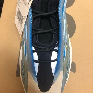 Yeezy 700 V3 Azareth Kids Size 3